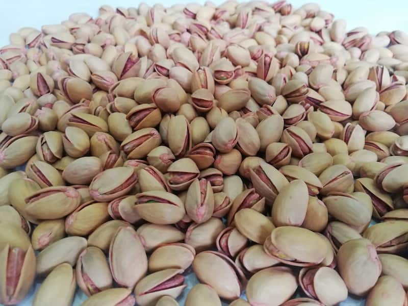 تصویر 4 از پسته بادامی سفید با مغز درشت و خوش طعم